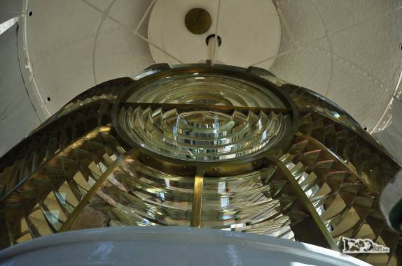 O grande espelho refletor do farol de Cabo Polonio, no litoral do Uruguai